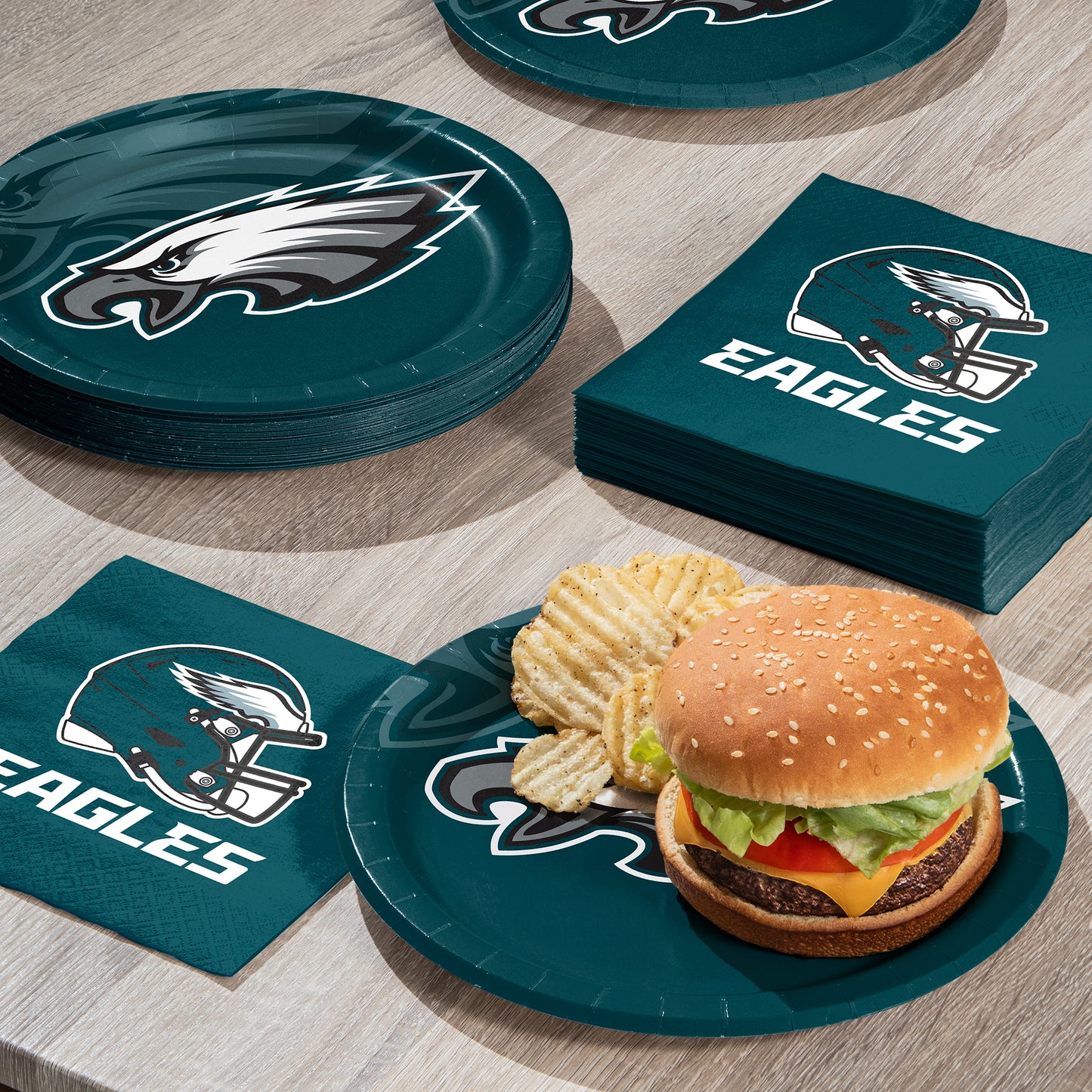 Philadelphia Eagles Dinner Plates 96 ct