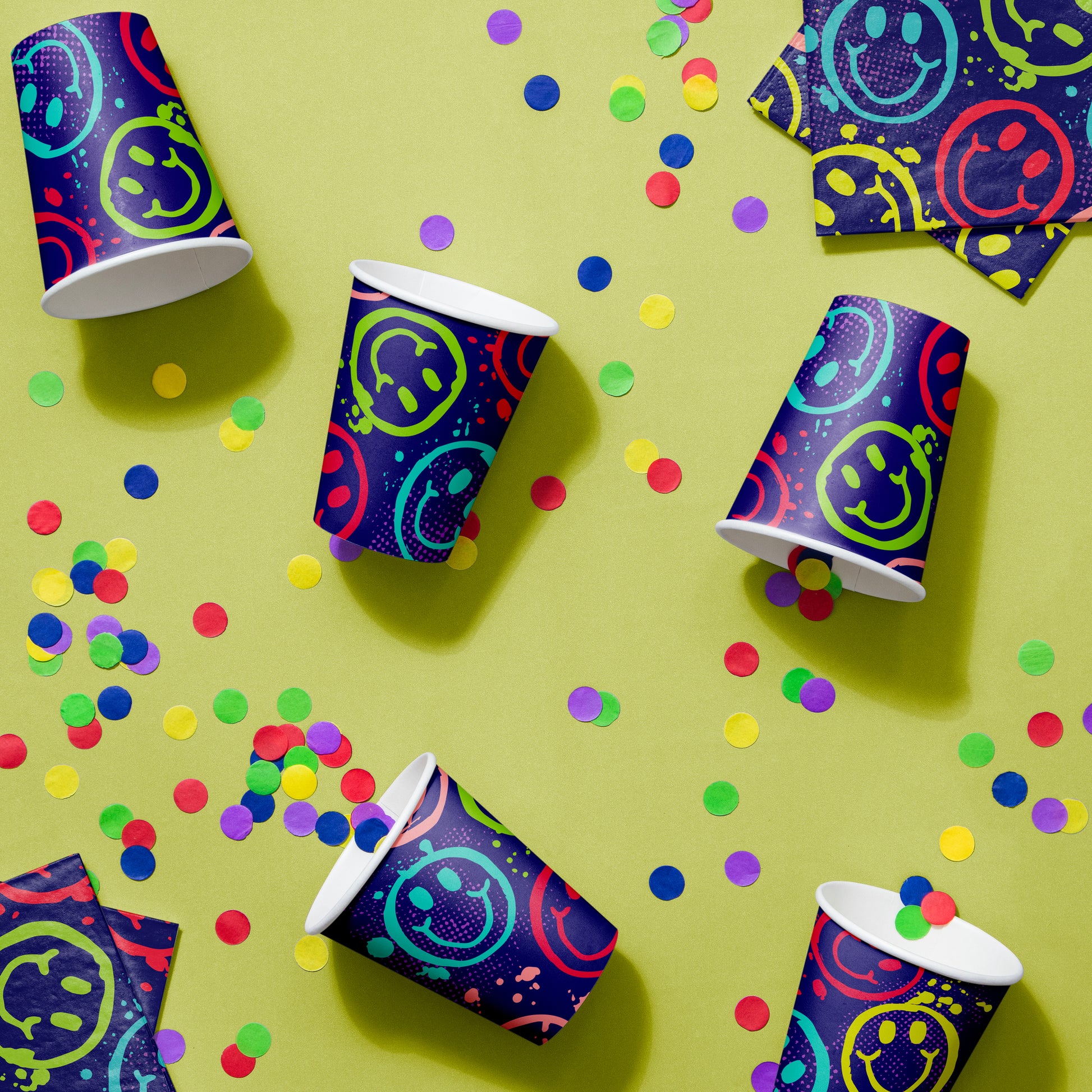 Graffiti Party Hot or Cold Paper Cups 96 ct Lifestyle Image