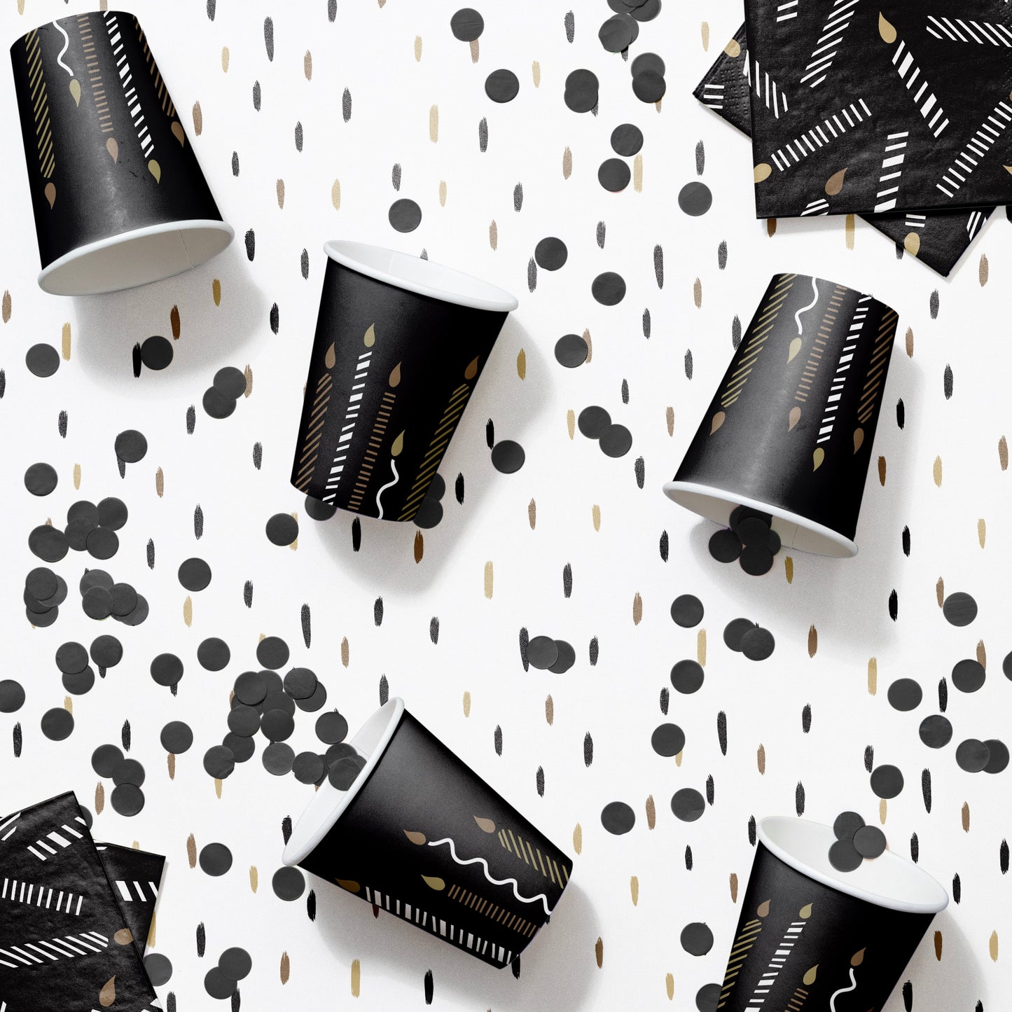 Golden Wishes Hot or Cold Paper Cups 96 ct Lifestyle Image